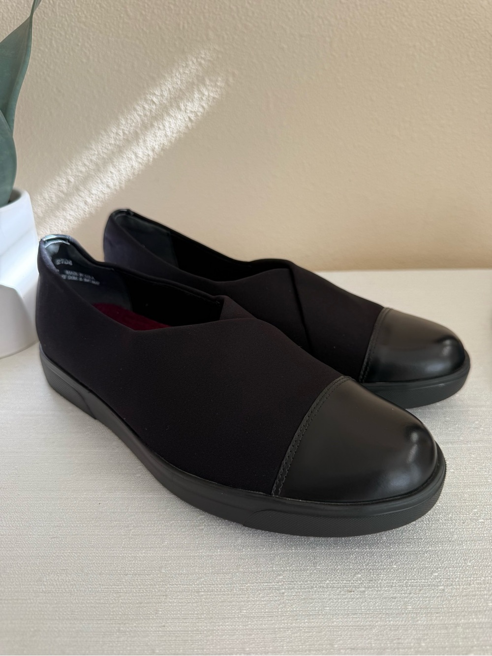 New Munro Comfort Slip-On Sneakers for Women - Black